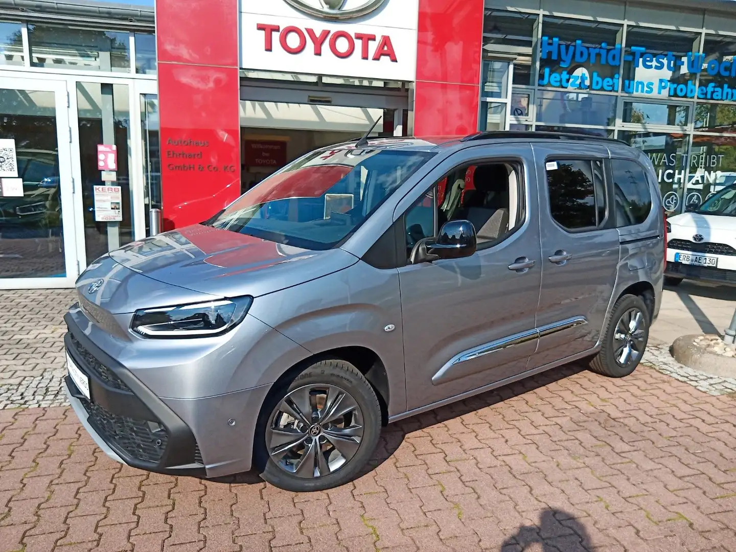 Toyota Proace Verso L1 Lounge *Panorama*Navi* Gümüş rengi - 1