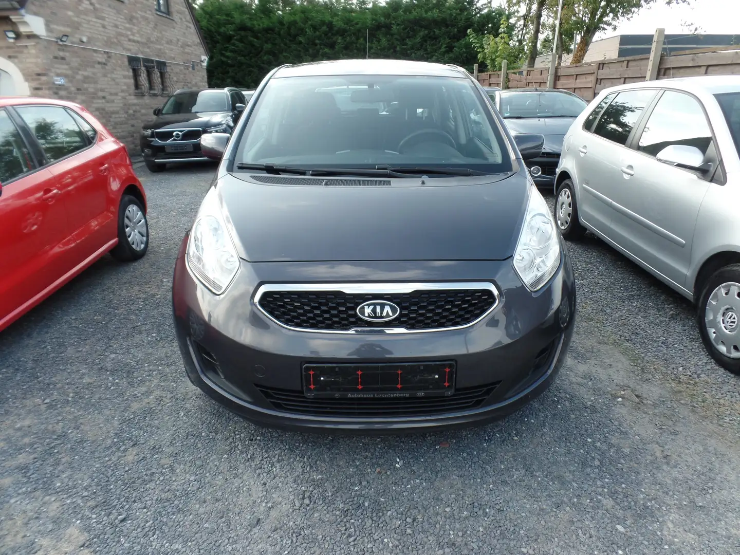 Kia Venga 1.6i / automatique Grijs - 2
