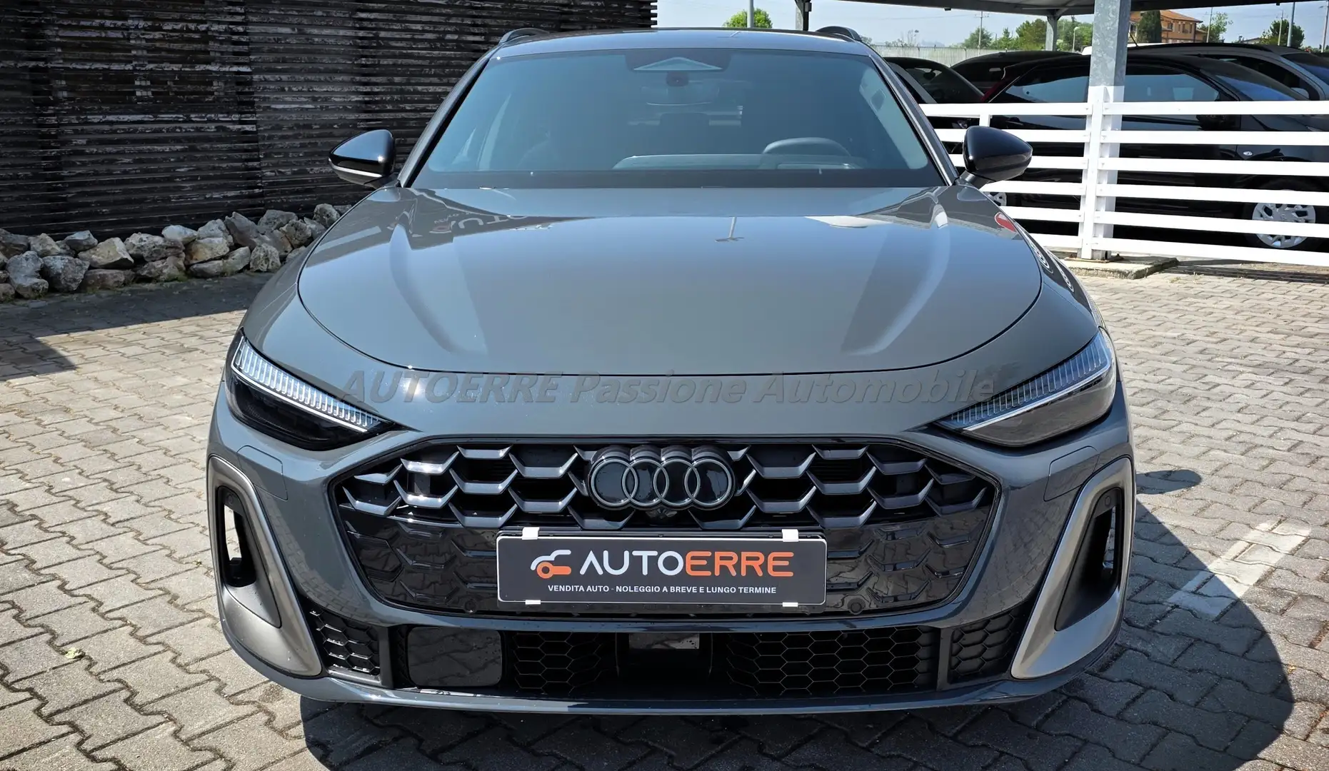 Audi A5 Avant 2.0 Tdi  S-Line Edition Quattro S-Tronic Šedá - 2