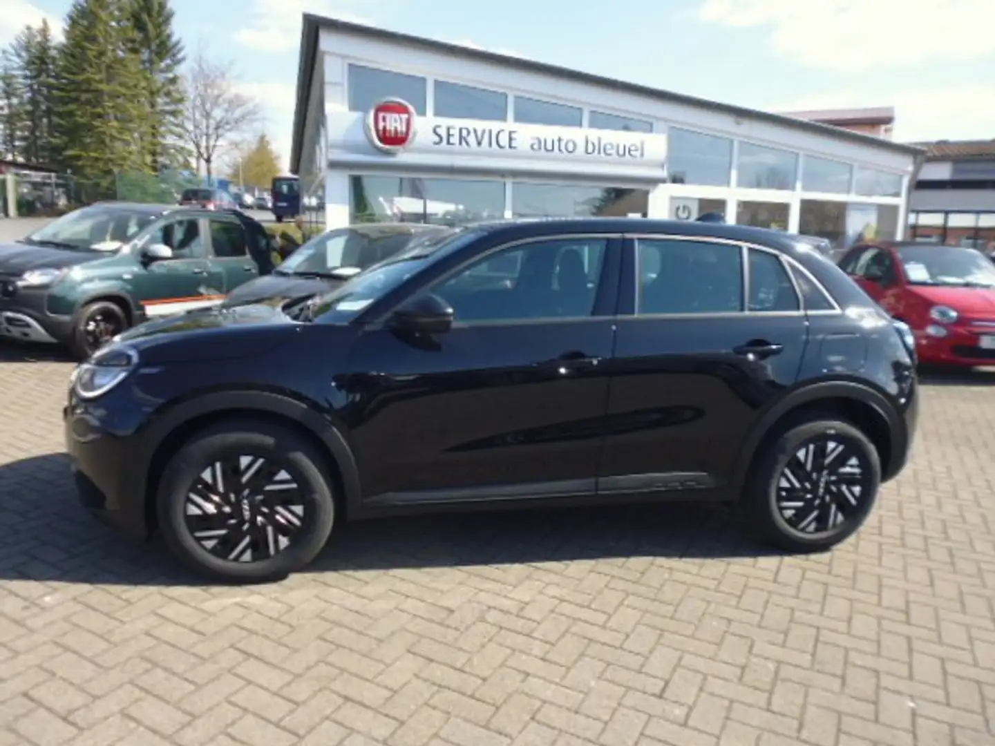 Fiat 600 HYBRID 100PS DCT/LED-Scheinwerfer, Winter Paket, Noir - 1