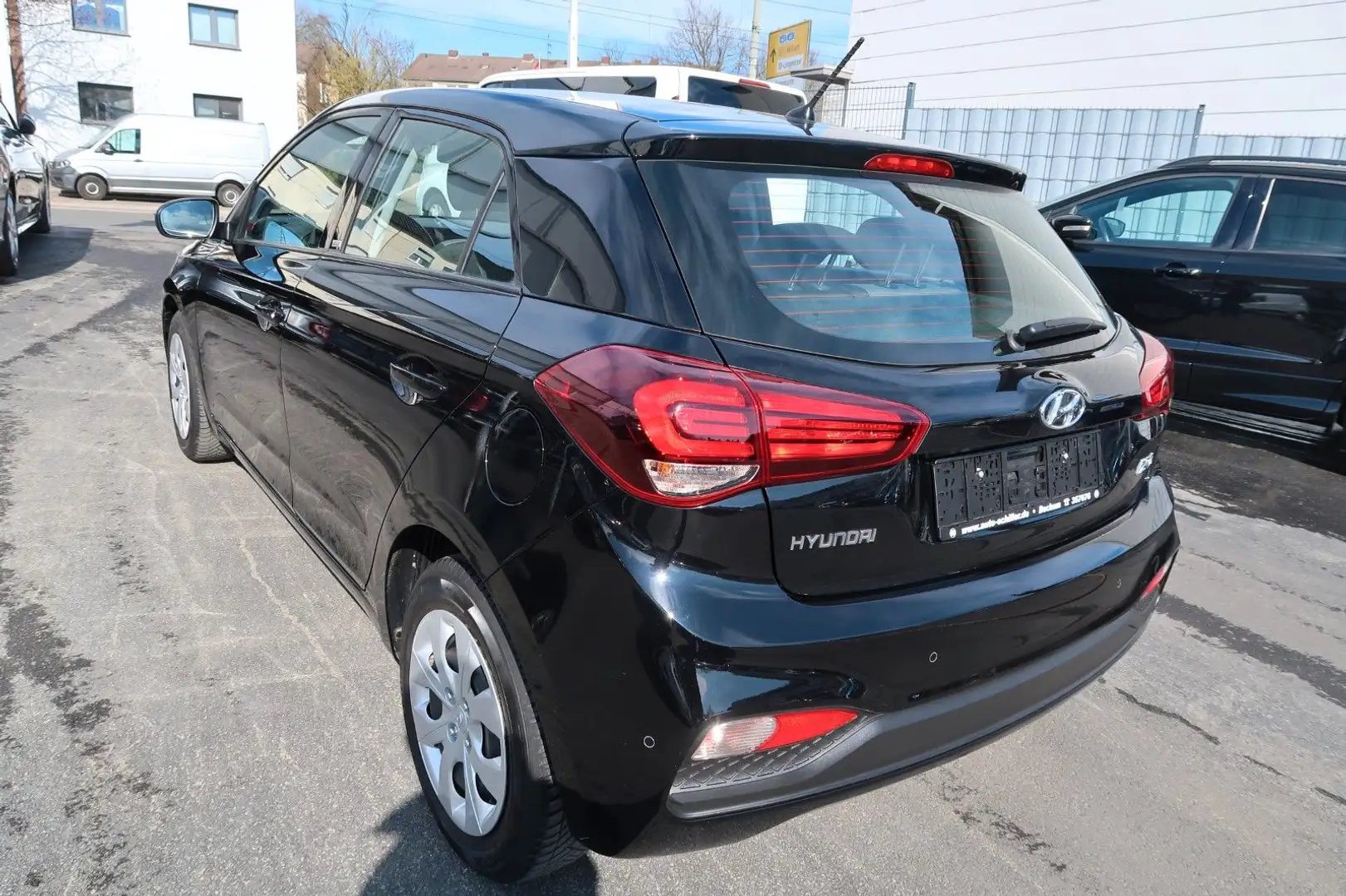 Hyundai i20 Select erst 26.000 km ! Чорний - 2