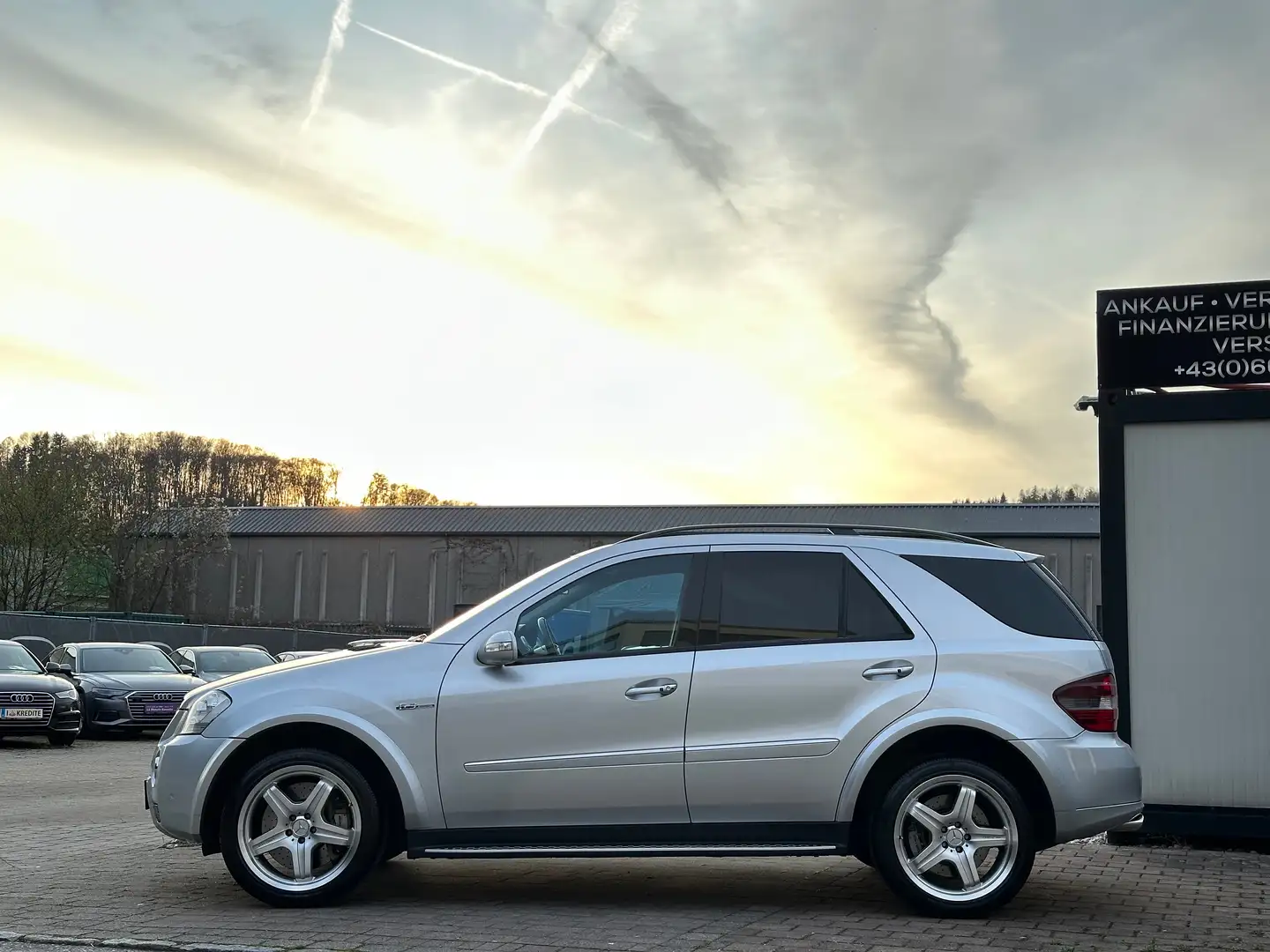 Mercedes-Benz ML 63 AMG 4Matic Aut. Finanzierung möglich Grau - 2