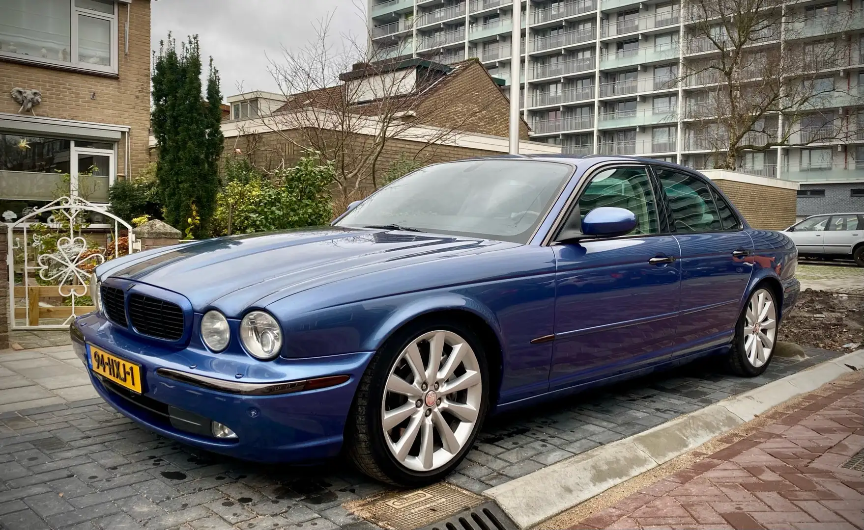 Jaguar XJ 4.2 V8 Supercharged Modrá - 1