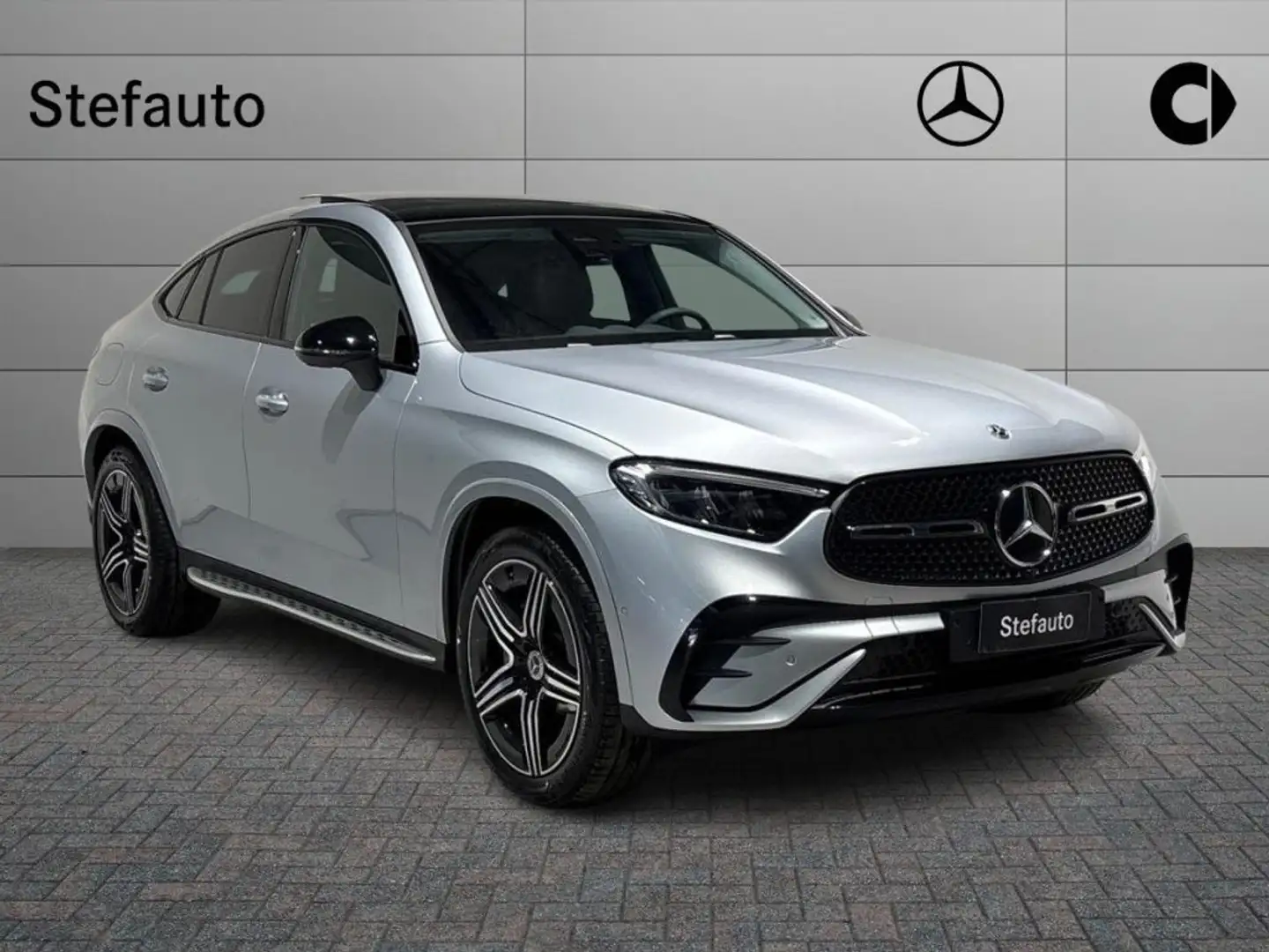 Mercedes-Benz GLC 220 d 4Matic Mild hybrid Coupé AMG Line Advanced Srebrny - 1