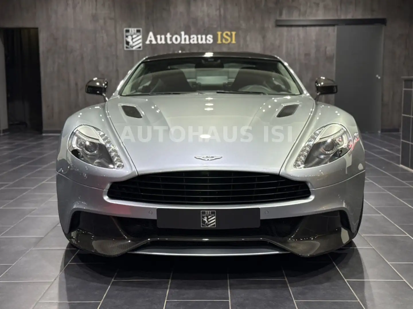 Aston Martin Vanquish V12 CARBON,B&O,EXCLUSIVE,NUR 14TKM Argintiu - 2