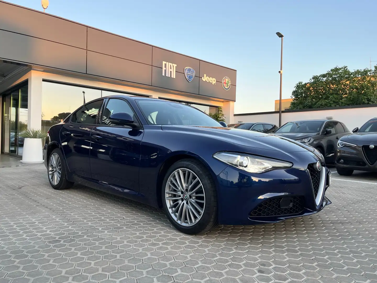 Alfa Romeo Giulia Giulia 2.2 Mtj Business 160cv Синий - 2