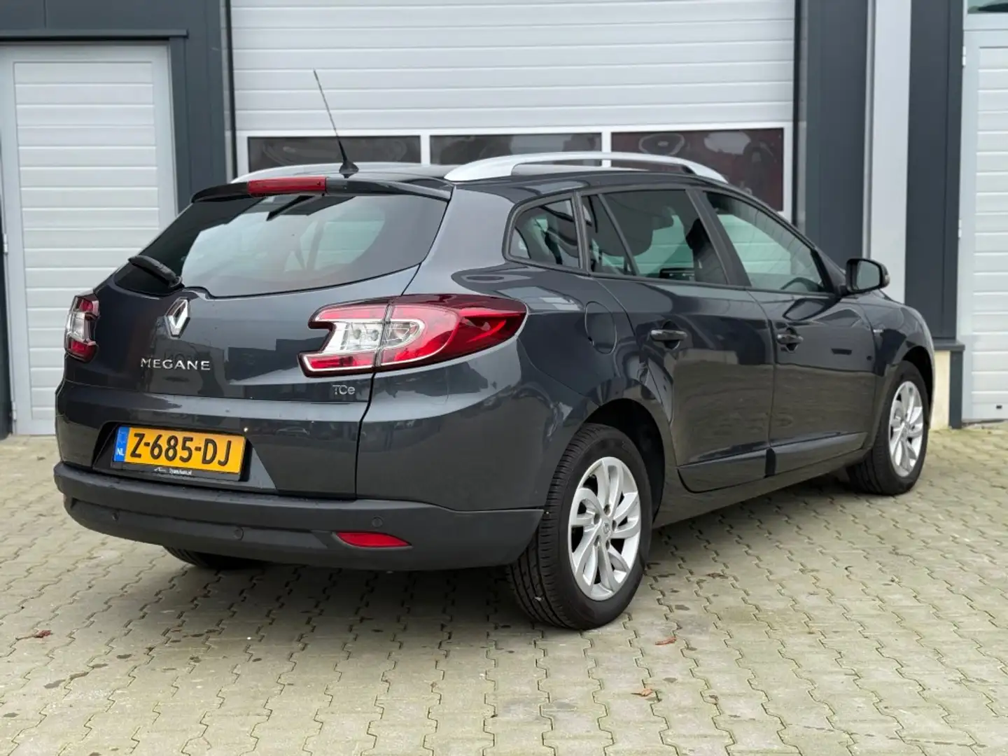 Renault Megane 1.2 TCE *MOTOR DEFECT* AIRCO NAVI BT-TEL CRUISE Černá - 2