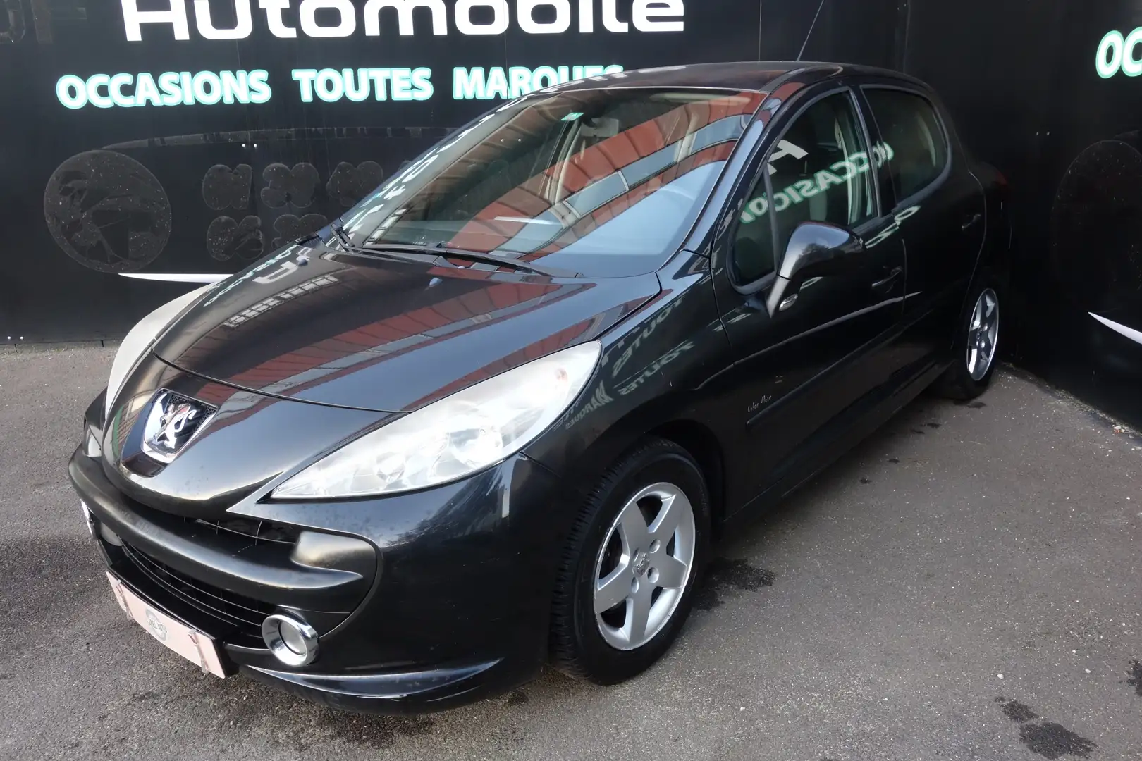 Peugeot 207 1.4 VTi 16V 95ch Trendy Noir - 1