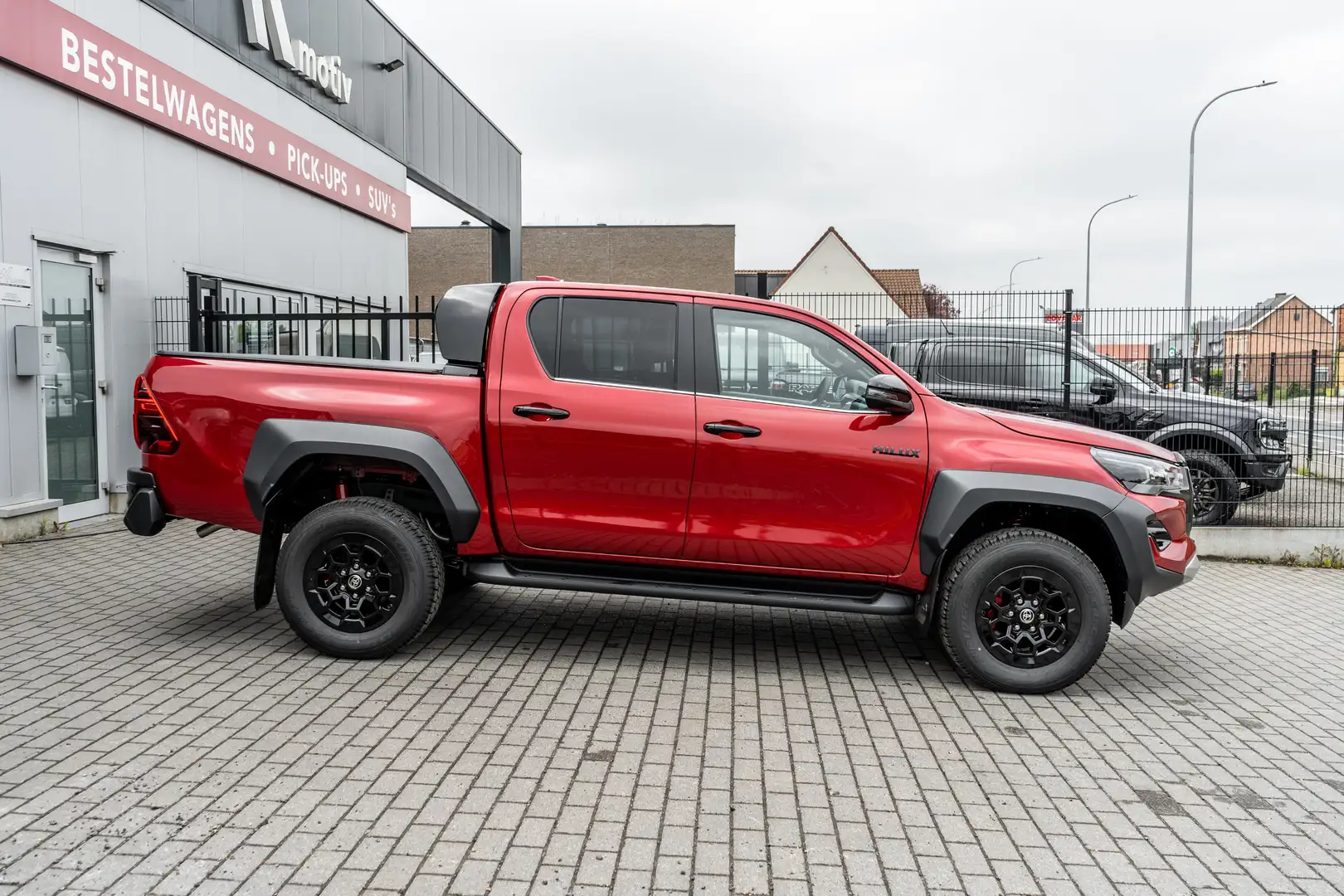 Toyota Hilux 2.8 D4D GR2 - Automaat - 50.950 ex Rood - 2