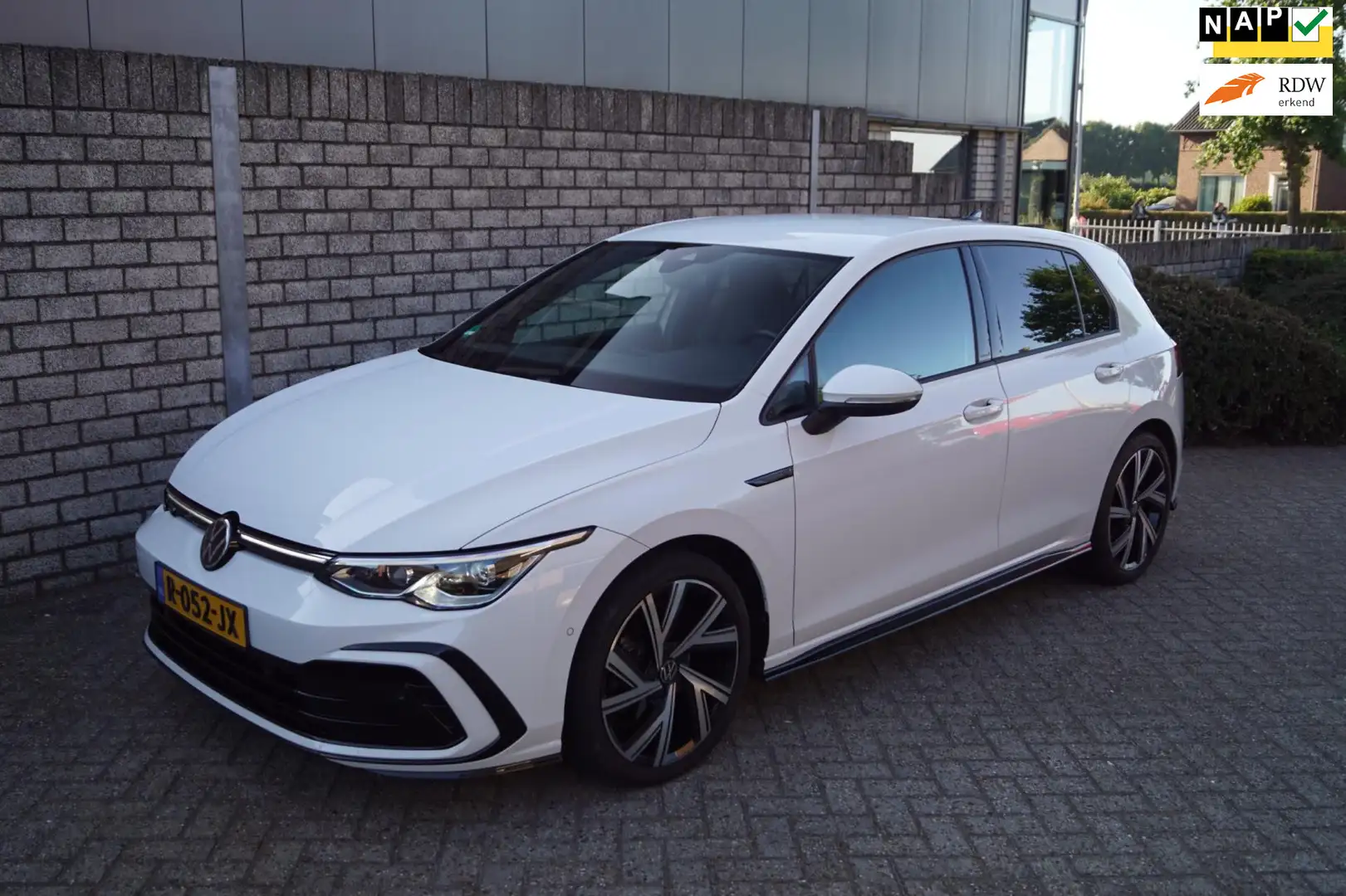 Volkswagen Golf 1.5 TSI R-Line 5 Deurs Navi Camera Clima Sportst S Wit - 1