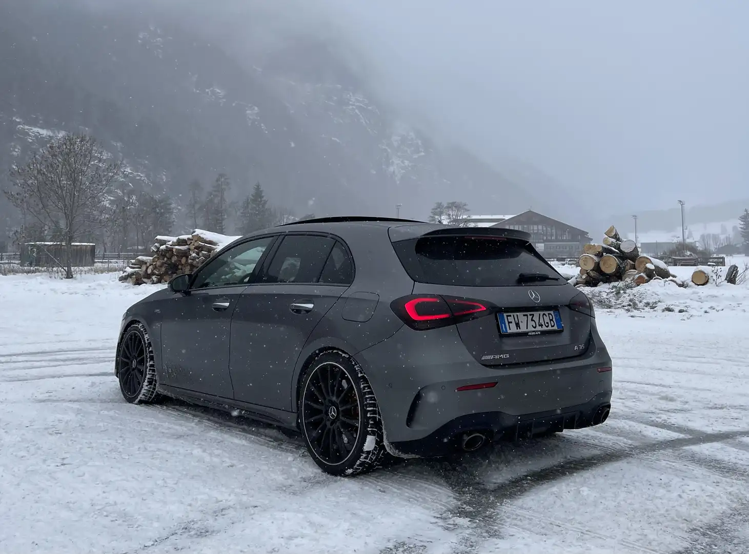 Mercedes-Benz A 35 AMG 4matic auto Grijs - 2