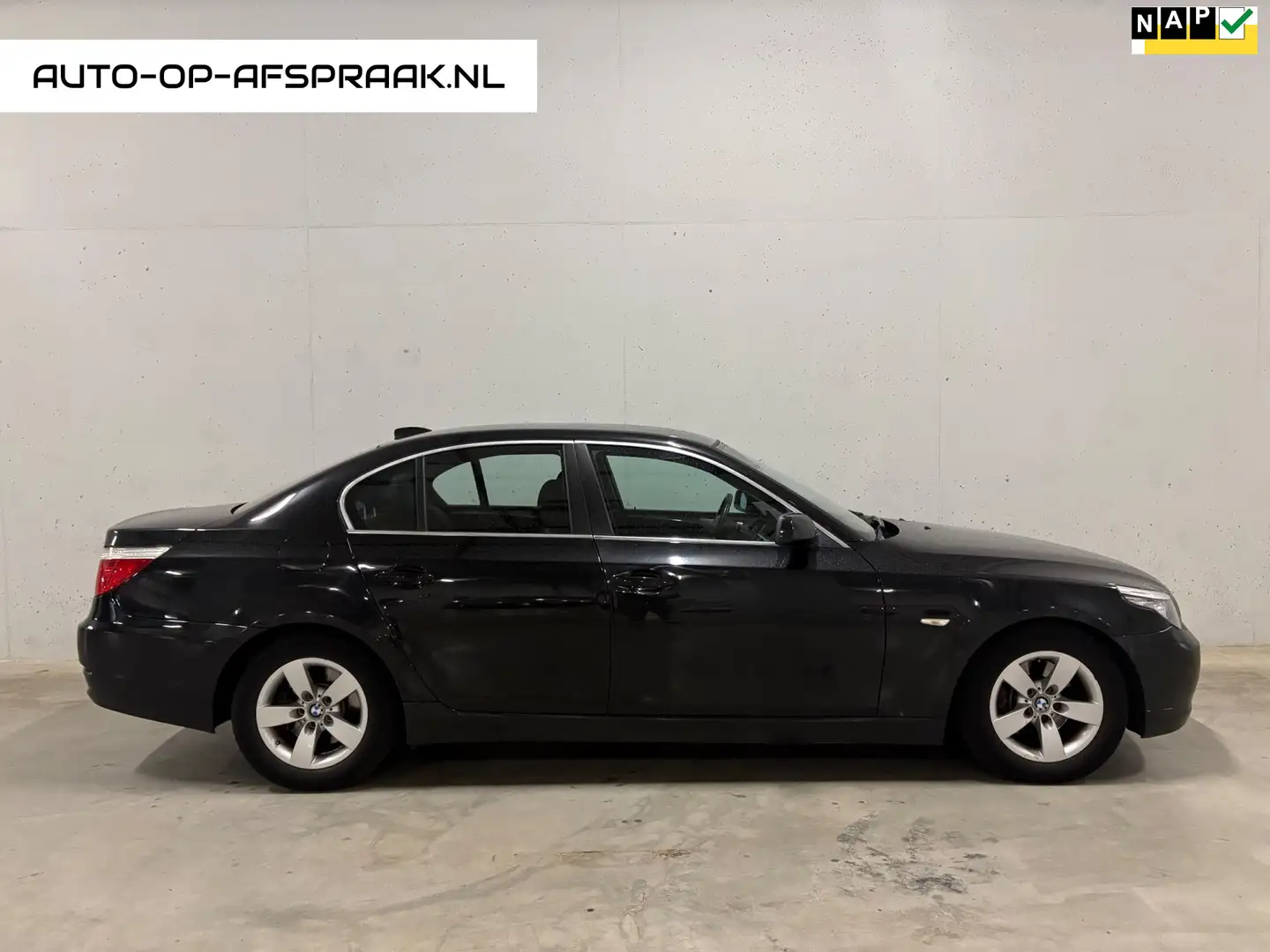 BMW 525 5-serie 525i Executive Leer Automaat Navi Zwart - 1