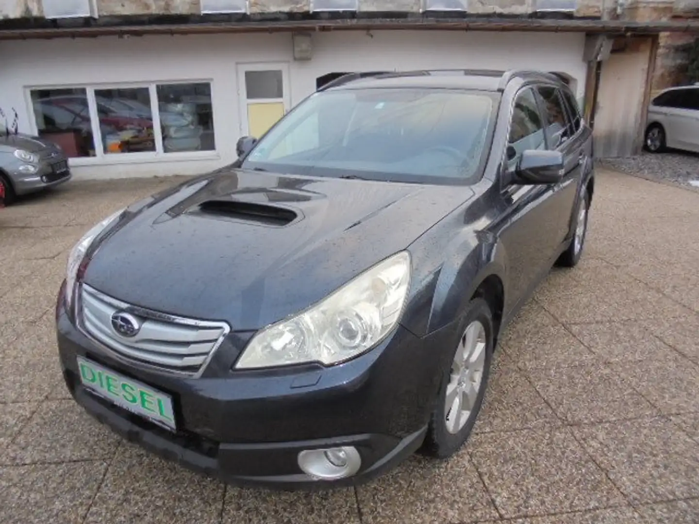 Subaru OUTBACK Touring Wagon 2,0 D AWD Schwarz - 1