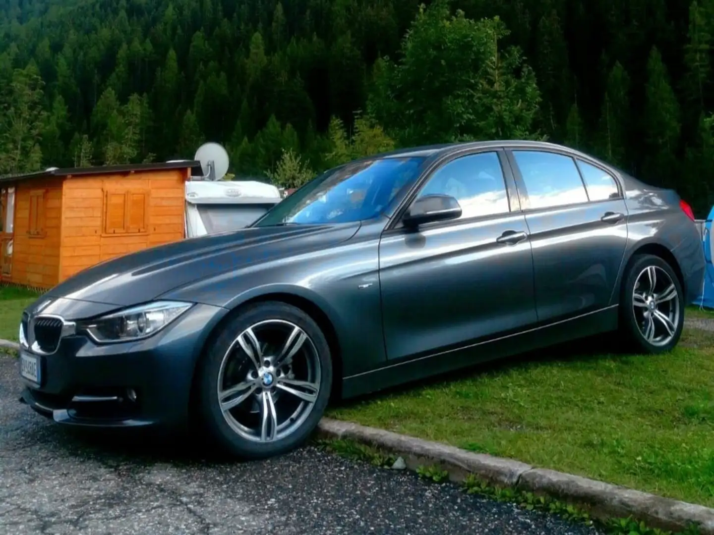BMW 318 318d Sport - 1