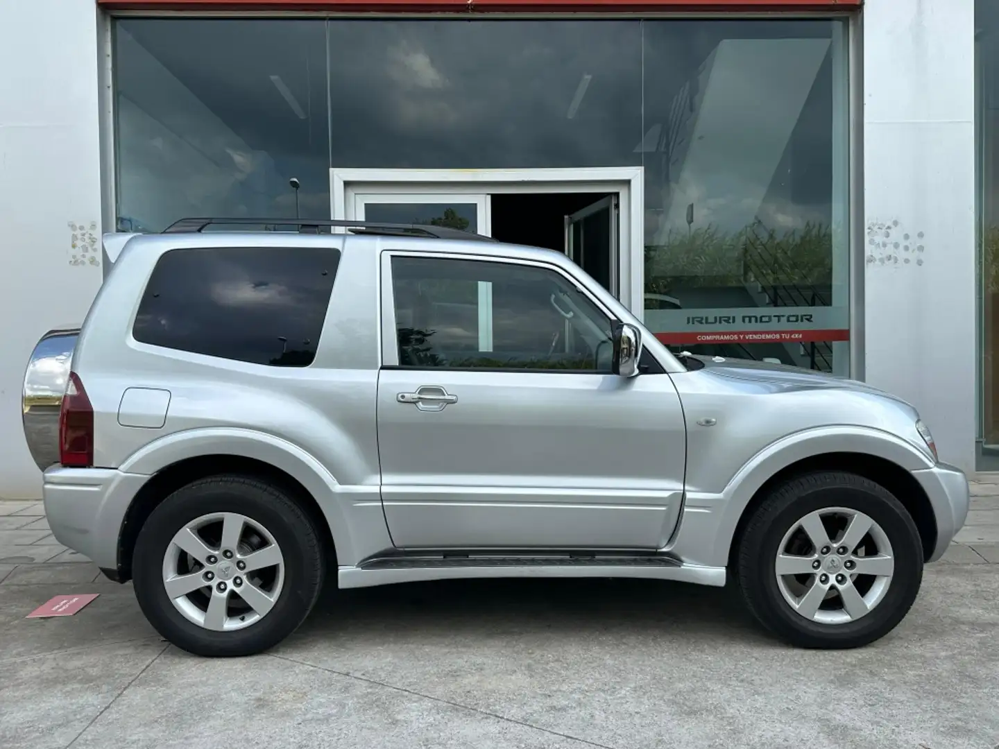 Mitsubishi Montero 3.2 DI-D GLS Kaiteki AT Argintiu - 1
