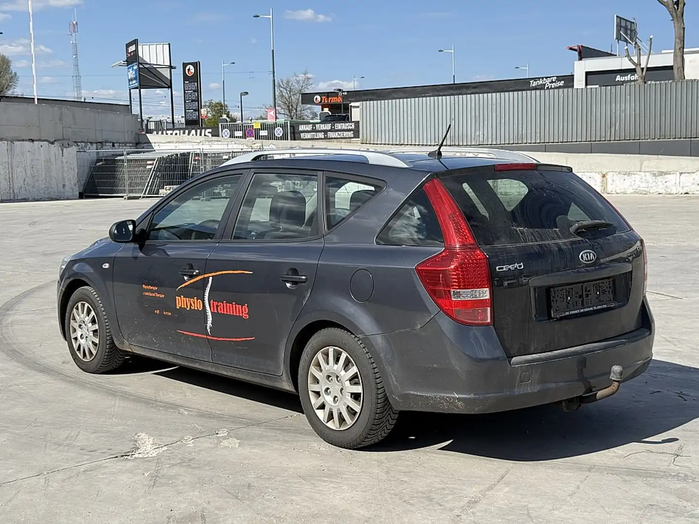 Kia Ceed SW / cee'd SW cee'd SW 1,6 CRDi Cool DPF |PICKERL BIS 04/25|Z... Gris - 2