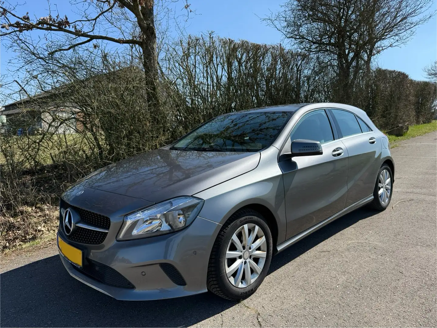 Mercedes-Benz A 180 A 180 Gris - 1
