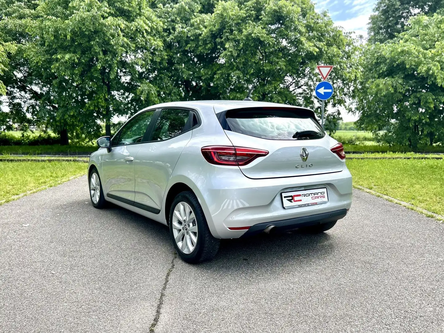 Renault Clio TCe 100 CV Business Gümüş rengi - 2
