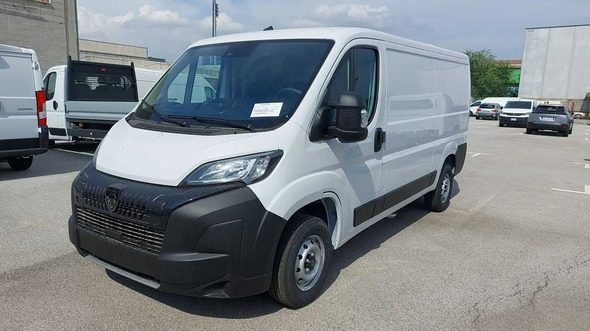 Peugeot Boxer NUOVO PEUGEOT Boxer L2H1 330 2.2 BlueHDi 120 Blanc - 1