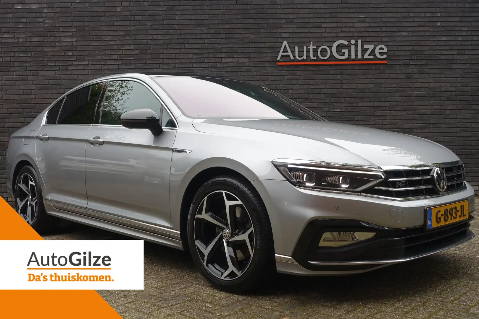 Volkswagen Passat 1.5 TSI Automaat R-Line Facelift l Pano l Virtual Grijs - 1