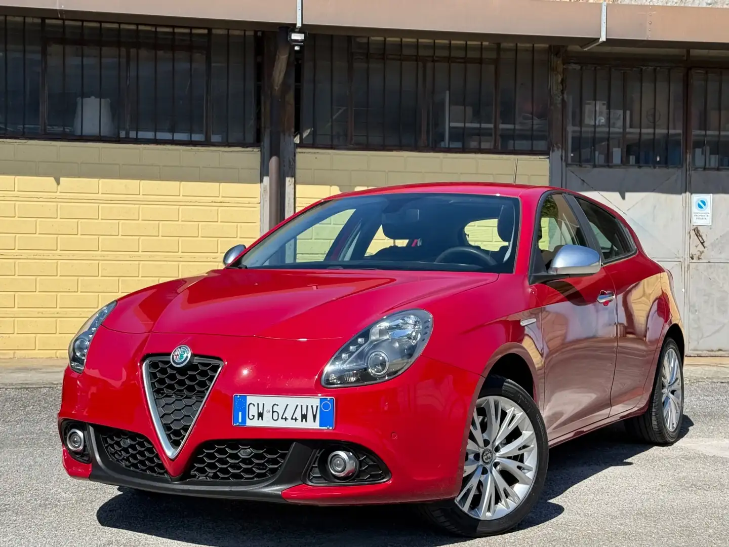 Alfa Romeo Giulietta 2.0 JTDm 150 CV Super Kırmızı - 1