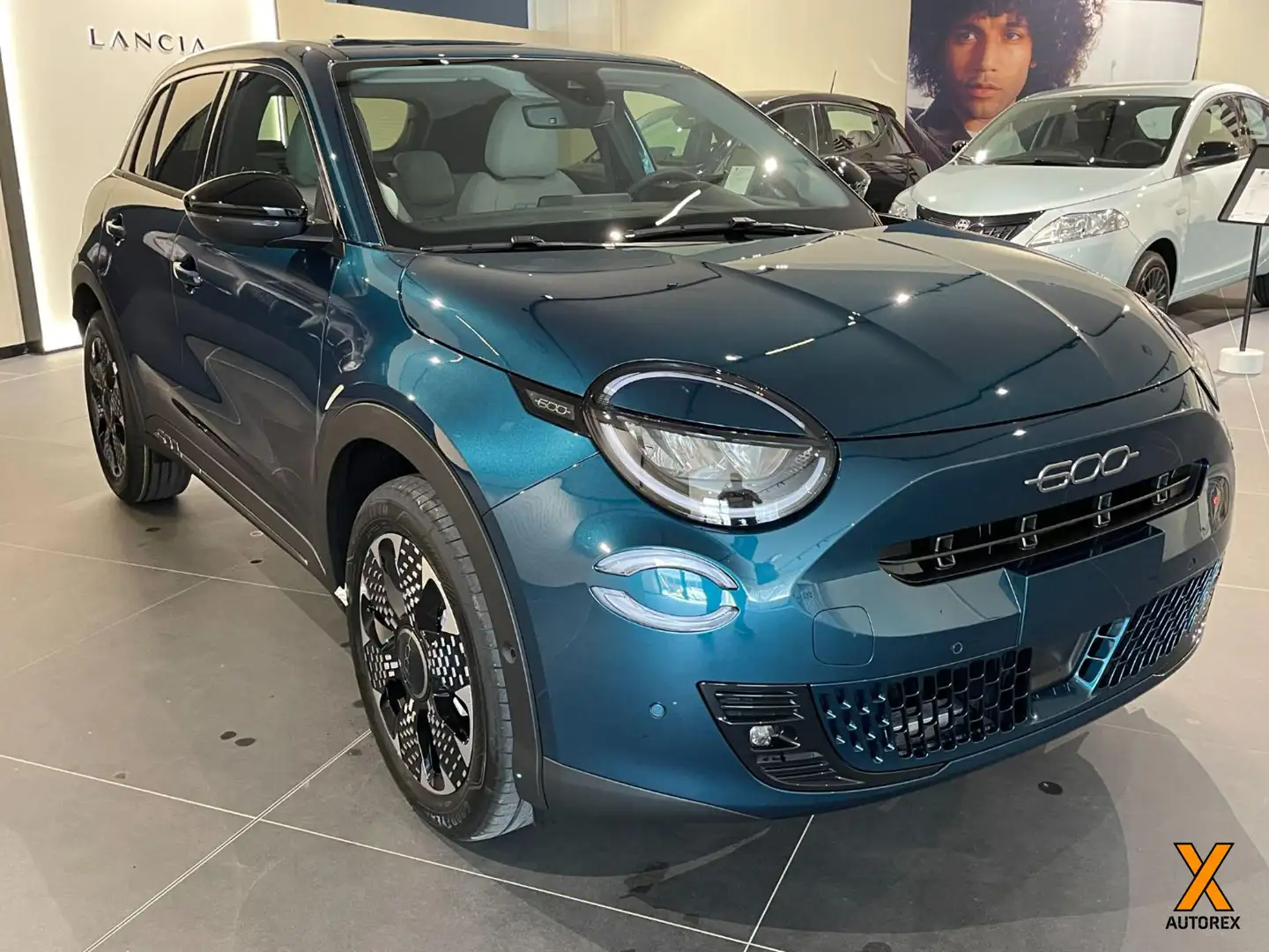 Fiat 600 Hybrid 110 CV CON ROTTAMAZIONE Modrá - 1