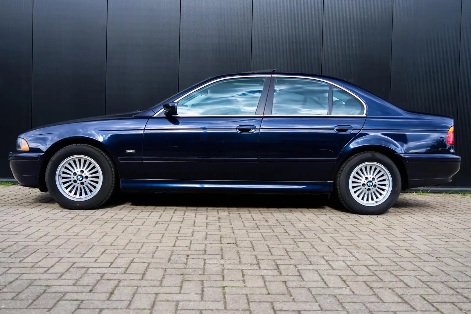BMW 525 5-serie 525i, Pano, Trekhaak, Stoelverwarming, Sup Blauw - 2