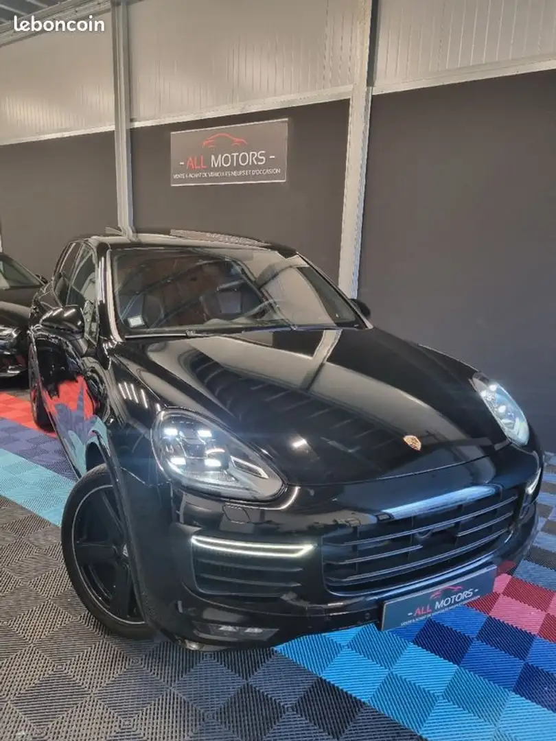 Porsche Cayenne GTS 440CH APPROVED Noir - 1