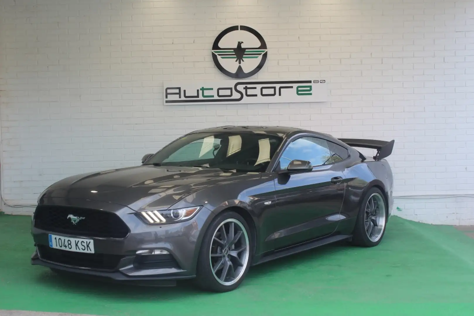 Ford Mustang Fastback 5.0 Ti-VCT GT Aut. Grau - 1