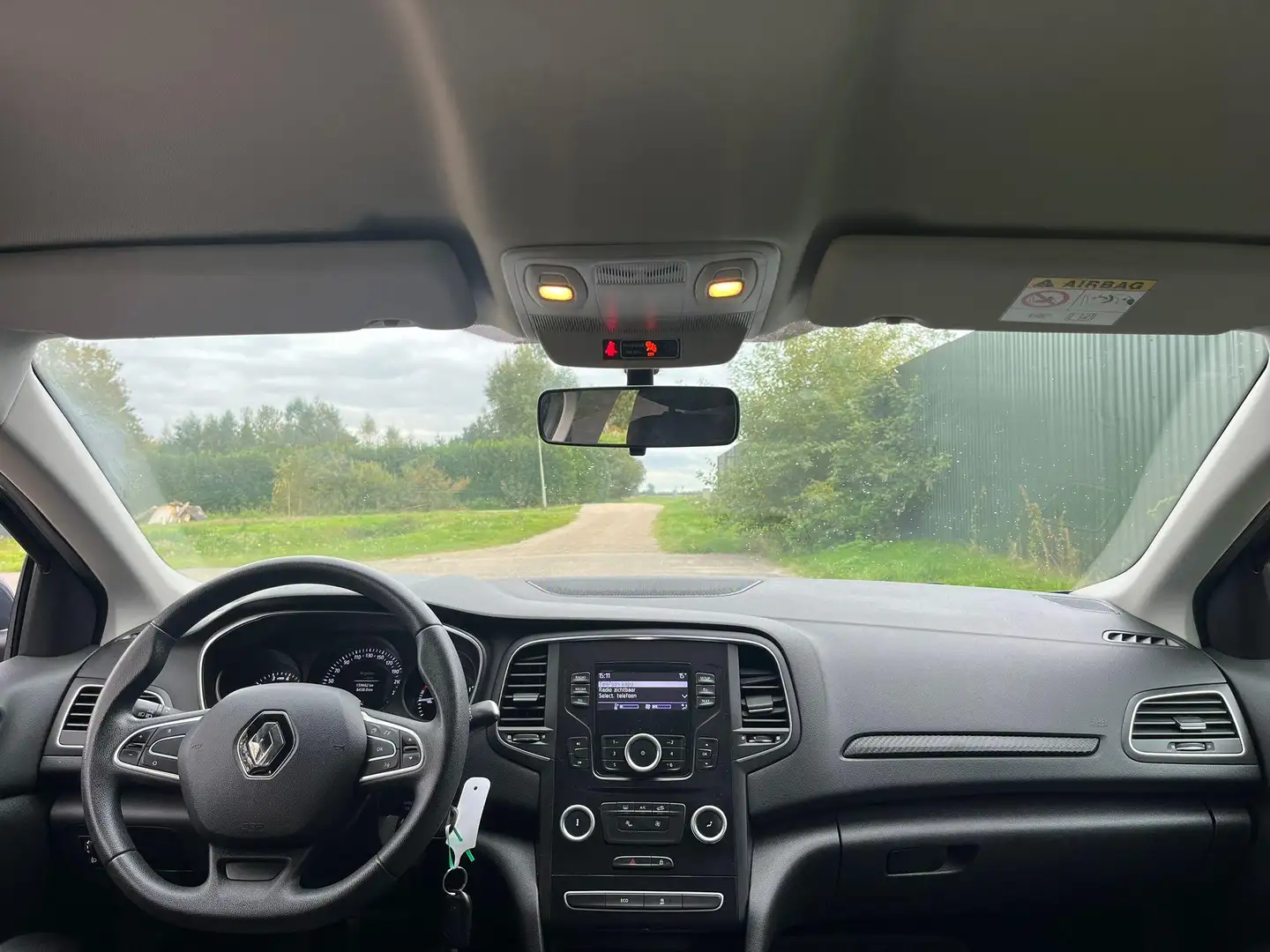 Renault Megane 1.2 TCe Life Cruise LED bluetooth Šedá - 2