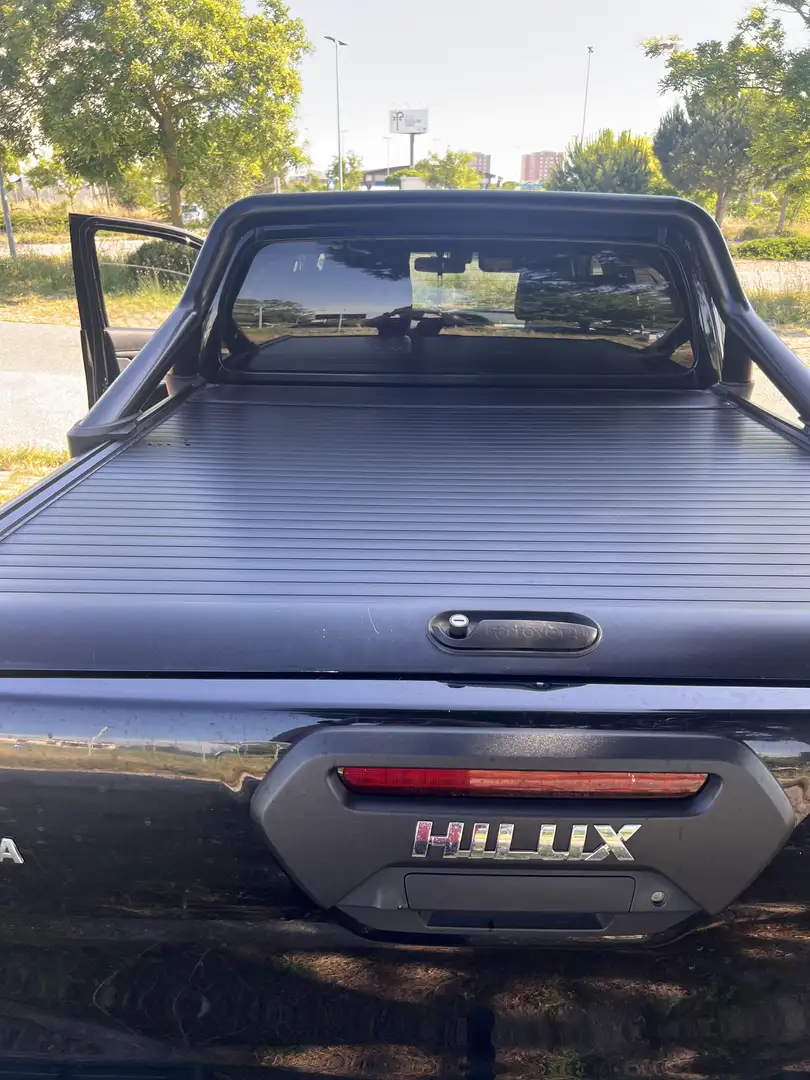 Toyota Hilux 2.8 d double cab Invincible 4wd auto - 2