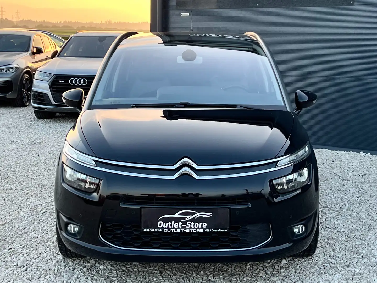 Citroen Grand C4 Picasso Selection Aut.*1.Besitz*Navi*R-Kamera*AHK*7Sitzer* Black - 2