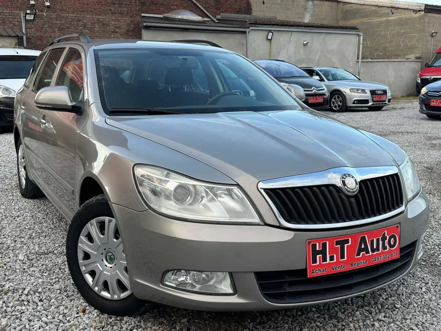 Skoda Octavia SW 1.6 CR TDi /airco/euro5 Gris - 2