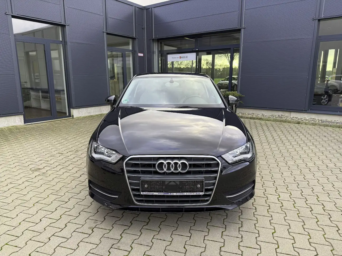Audi A3 1,8 TFSI Attraction AHK Černá - 2