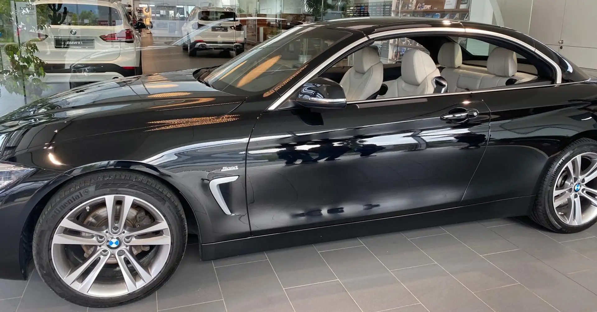 BMW 420 420i Cabrio Sport Line Schwarz - 2