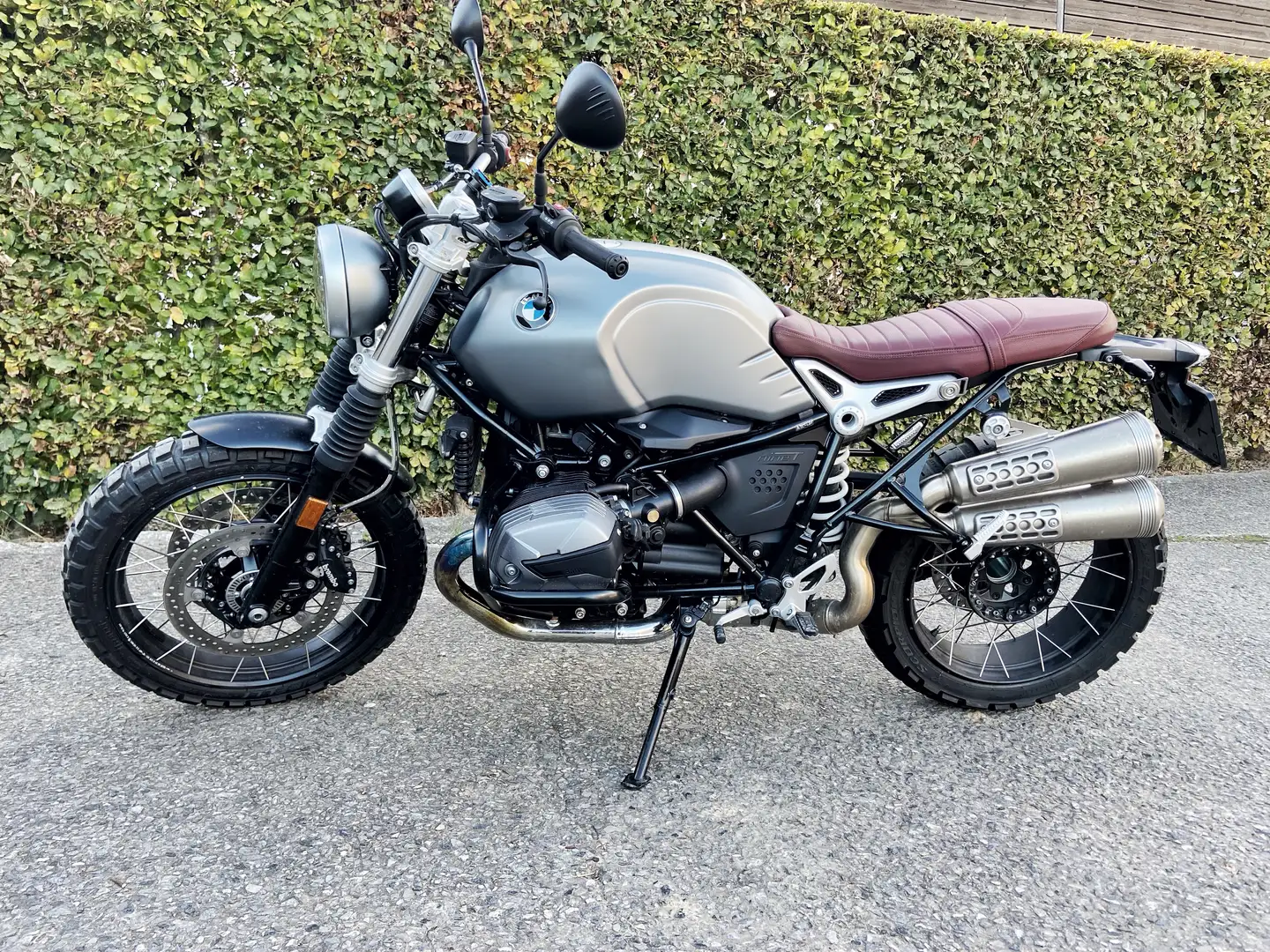 BMW R nineT Scrambler Argintiu - 1